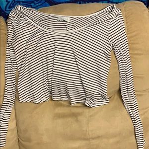 Medium hollister crop long sleeve